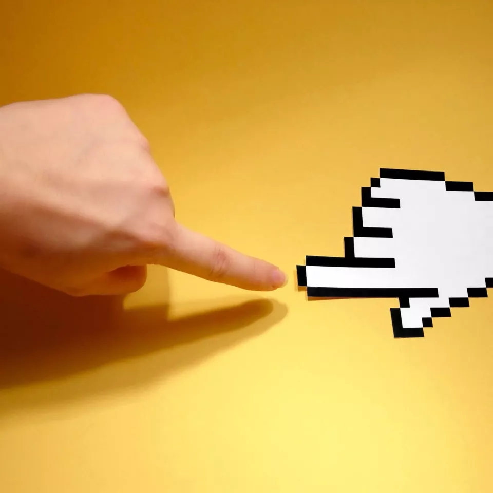 «Онлайн» против «Офлайн»